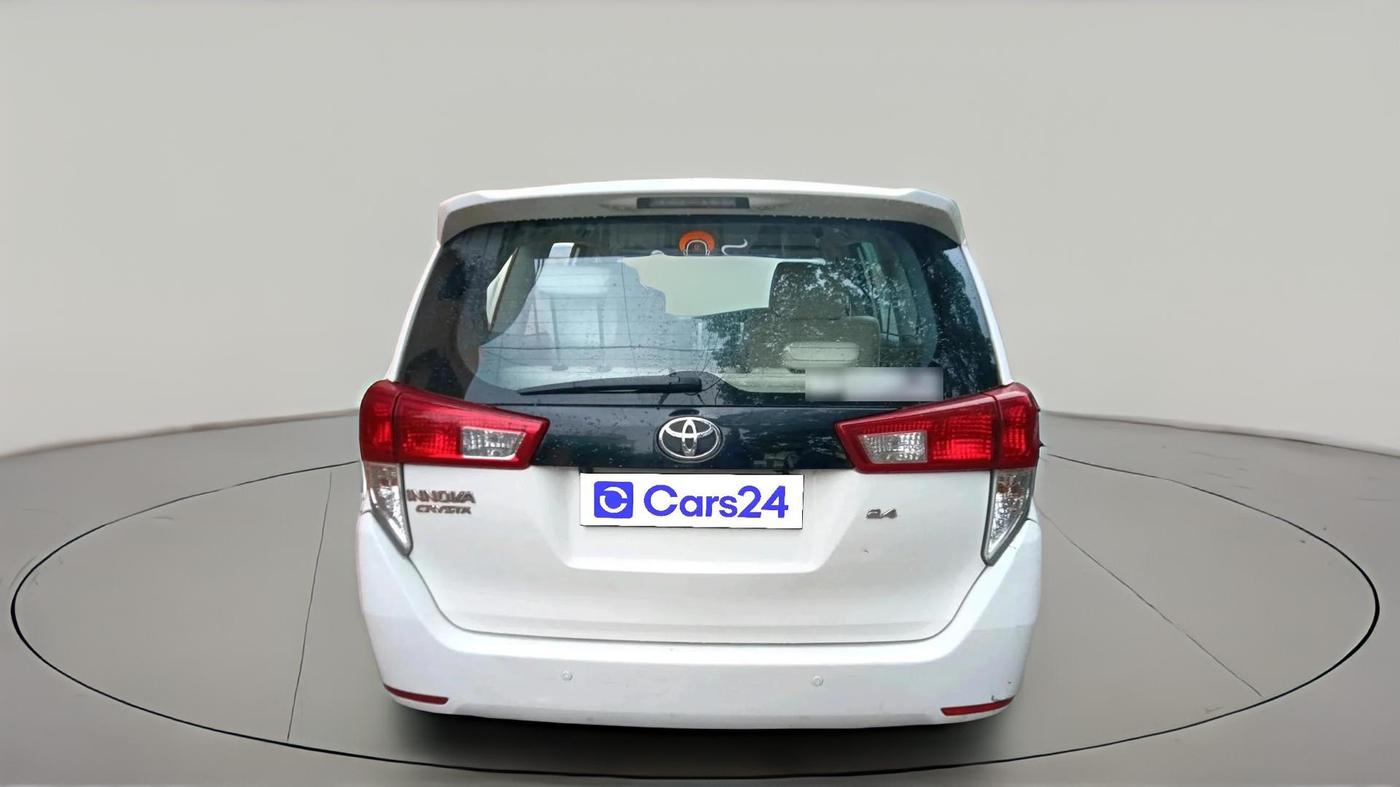 2017 Toyota Innova Crysta 2.4 G 7 STR, Diesel, Manual, 4,20,065 km, exterior