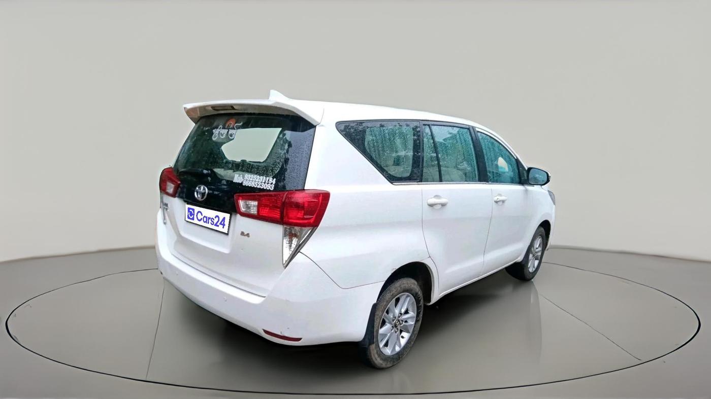 2017 Toyota Innova Crysta 2.4 G 7 STR, Diesel, Manual, 4,20,065 km, exterior