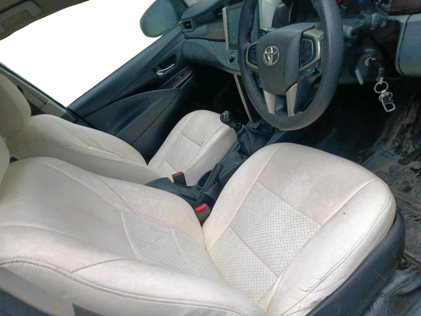 2017 Toyota Innova Crysta 2.4 G 7 STR, Diesel, Manual, 4,20,065 km, interior