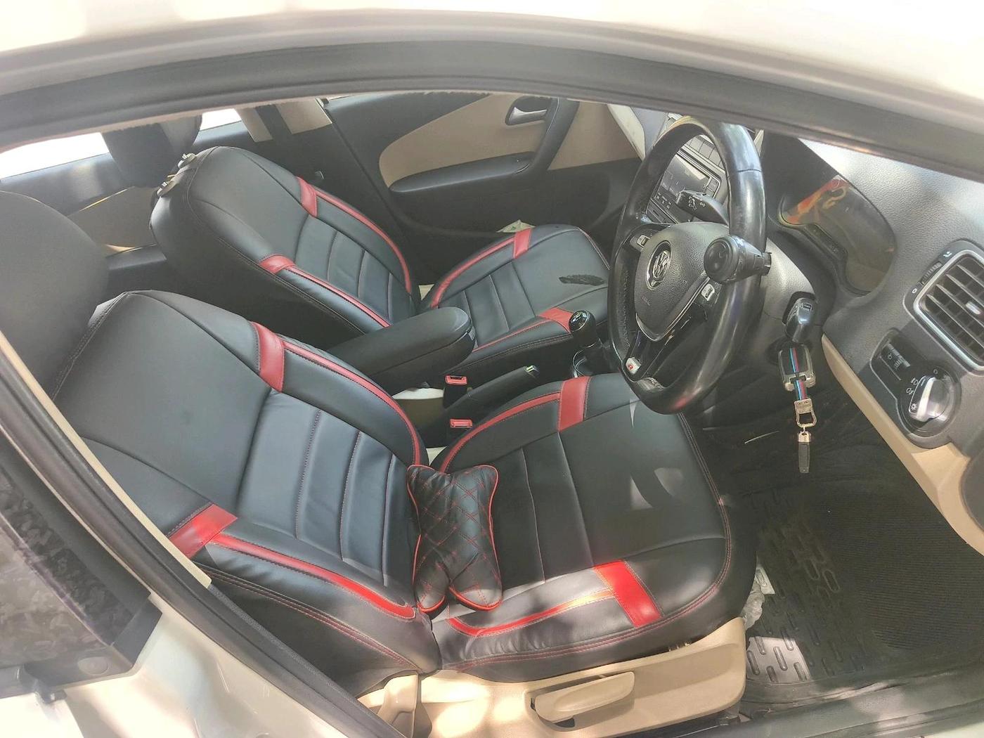 2016 Volkswagen Polo HIGHLINE1.2L, Petrol, Manual, 1,29,165 km, interior
