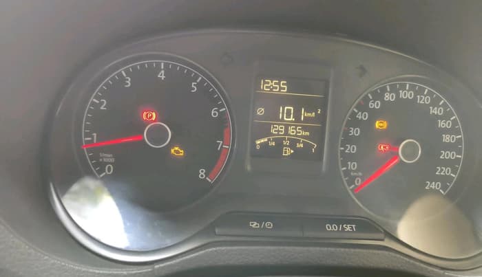 2016 Volkswagen Polo HIGHLINE1.2L, Petrol, Manual, 1,29,165 km, interior