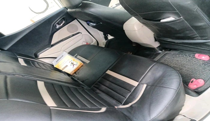 2019 Mahindra XUV300 W8 1.5 DIESEL, Diesel, Manual, 99,973 km, interior