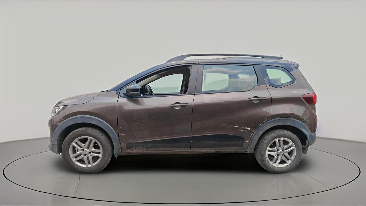 2022 Renault TRIBER RXZ, Petrol, Manual, 43,627 km, exterior