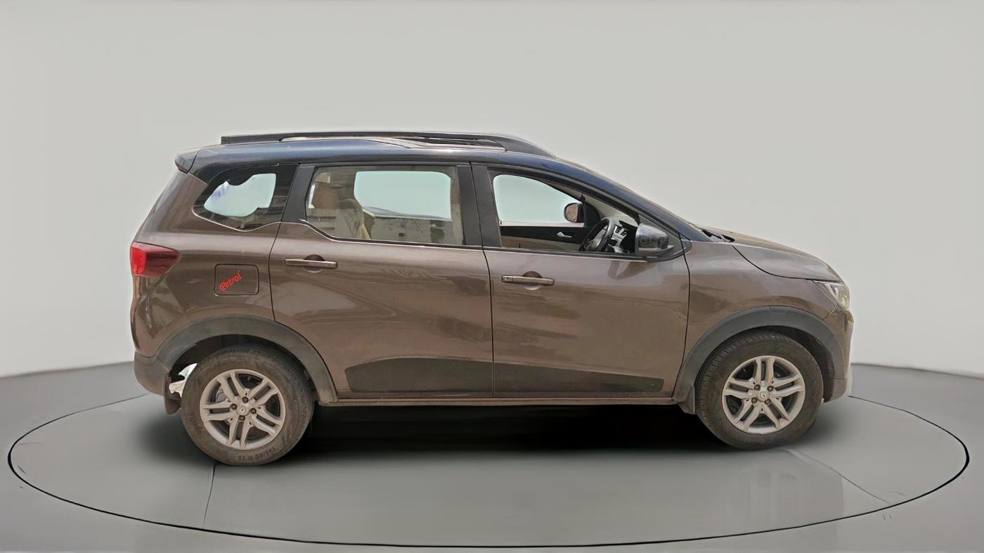 2022 Renault TRIBER RXZ, Petrol, Manual, 43,627 km, exterior