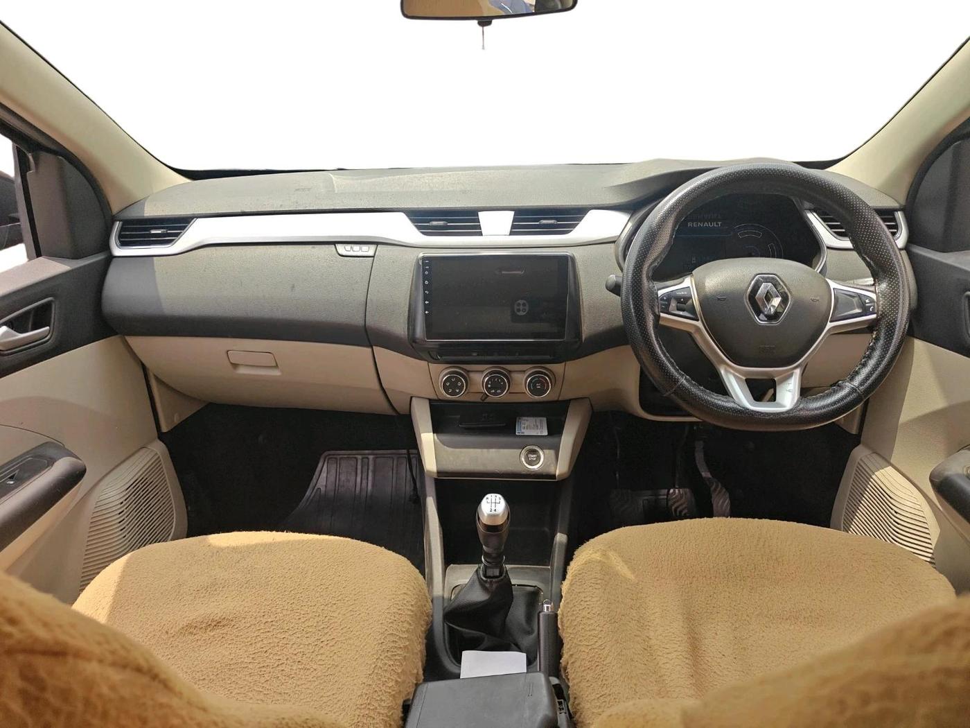 2022 Renault TRIBER RXZ, Petrol, Manual, 43,627 km, interior