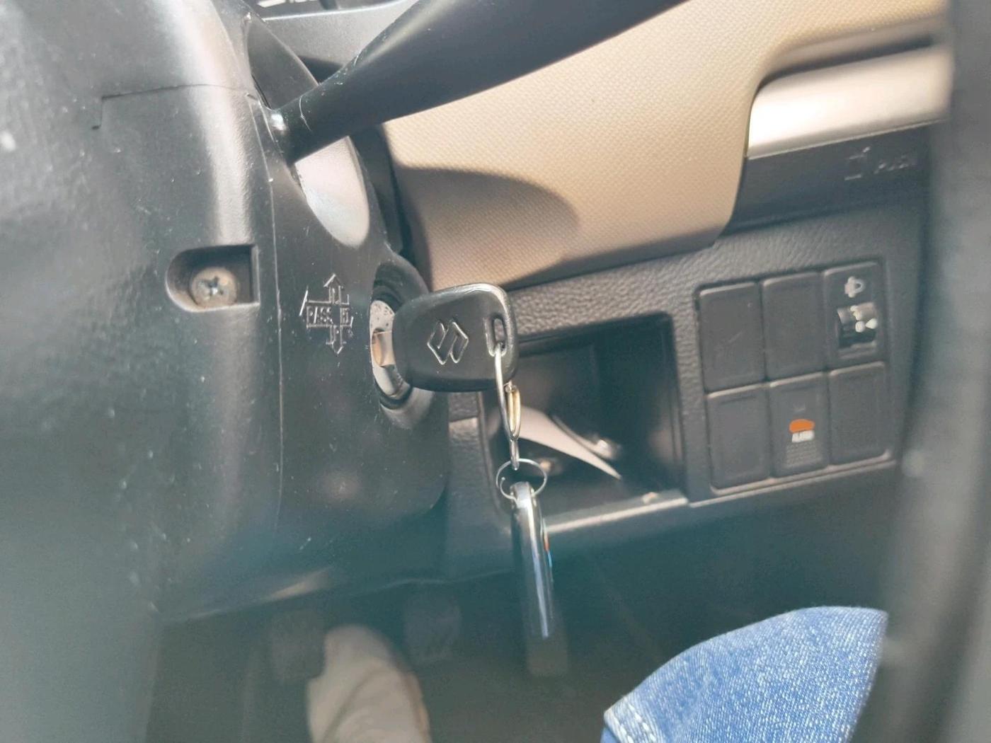 2013 Maruti Wagon R 1.0 LXI, Petrol, Manual, 1,01,200 km, interior
