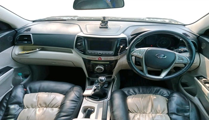 2020 Mahindra XUV300 W8 1.5 DIESEL, Diesel, Manual, 1,36,524 km, interior