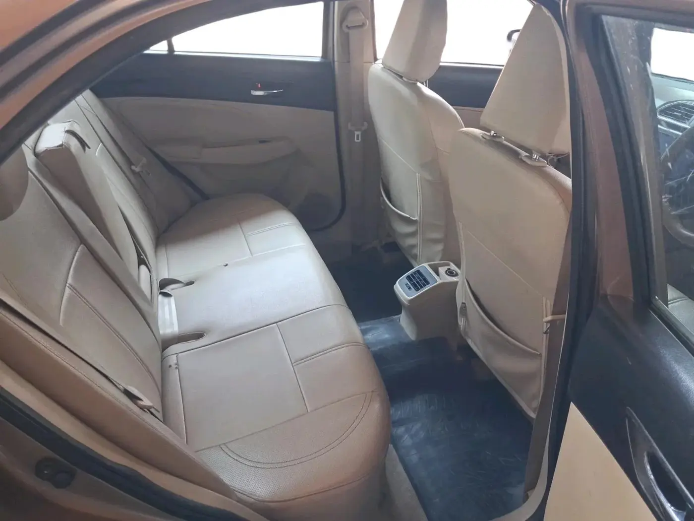 2017 Maruti Dzire VXI AMT, Petrol, Automatic, 87,205 km, interior