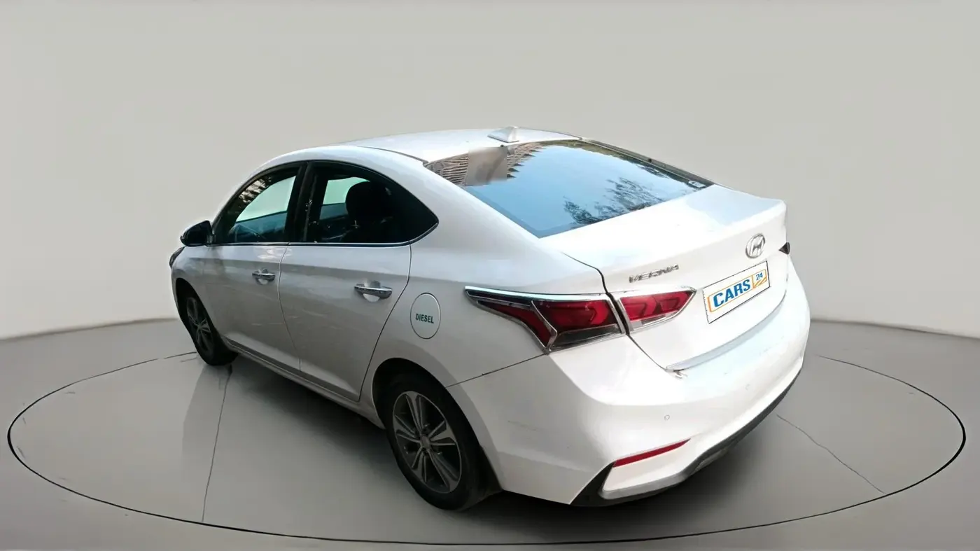 2018 Hyundai Verna 1.6 SX (O) CRDI MT, Diesel, Manual, 89,500 km, exterior