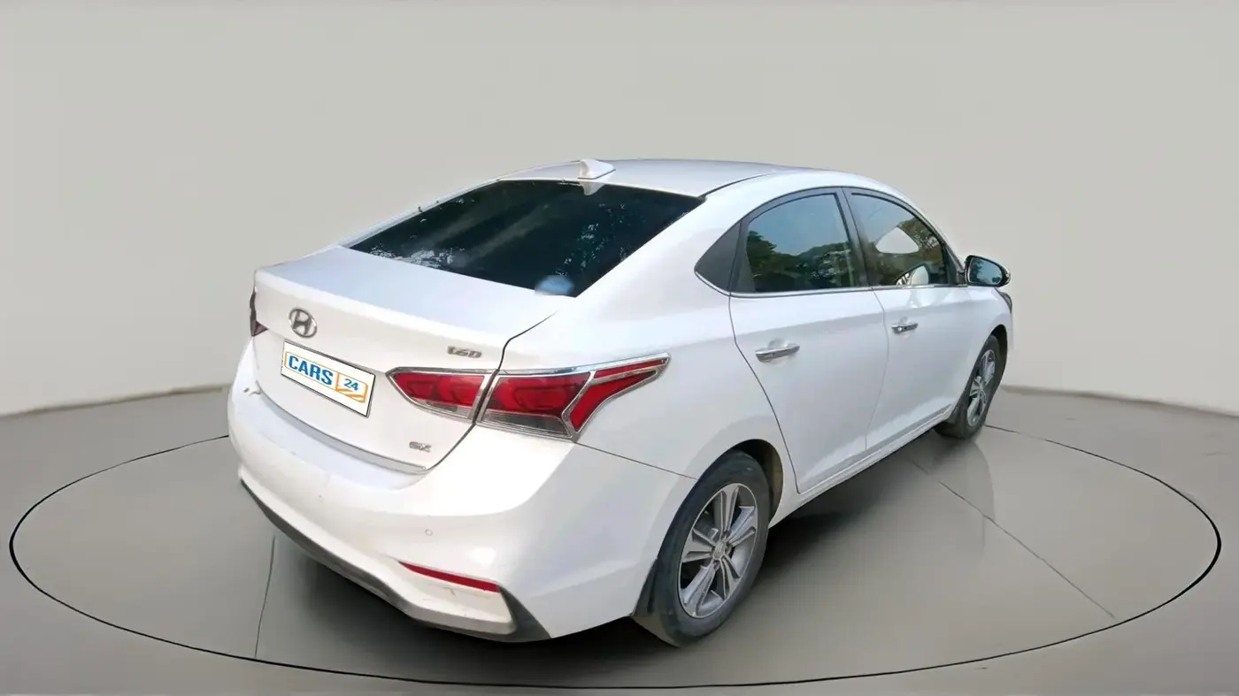 2018 Hyundai Verna 1.6 SX (O) CRDI MT, Diesel, Manual, 89,500 km, exterior