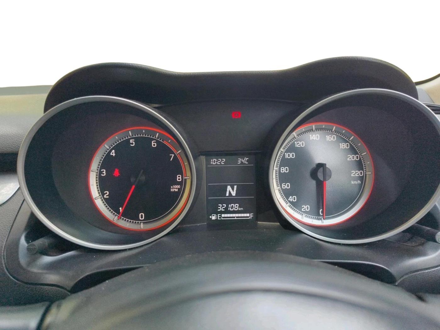 2019 Maruti Swift VXI AMT, Petrol, Automatic, 32,200 km, interior