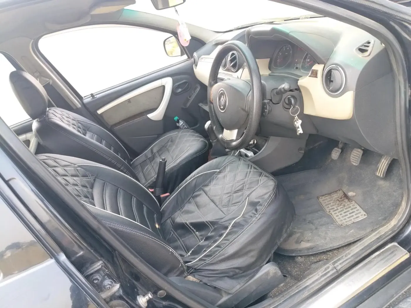 2014 Renault Duster 85 PS RXL DIESEL, Diesel, Manual, 1,32,525 km, interior