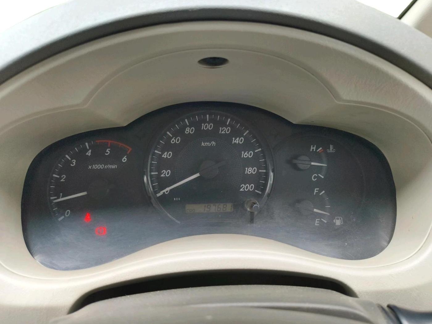 2013 Toyota Innova 2.5 GX 8 STR, Diesel, Manual, 1,97,800 km, interior