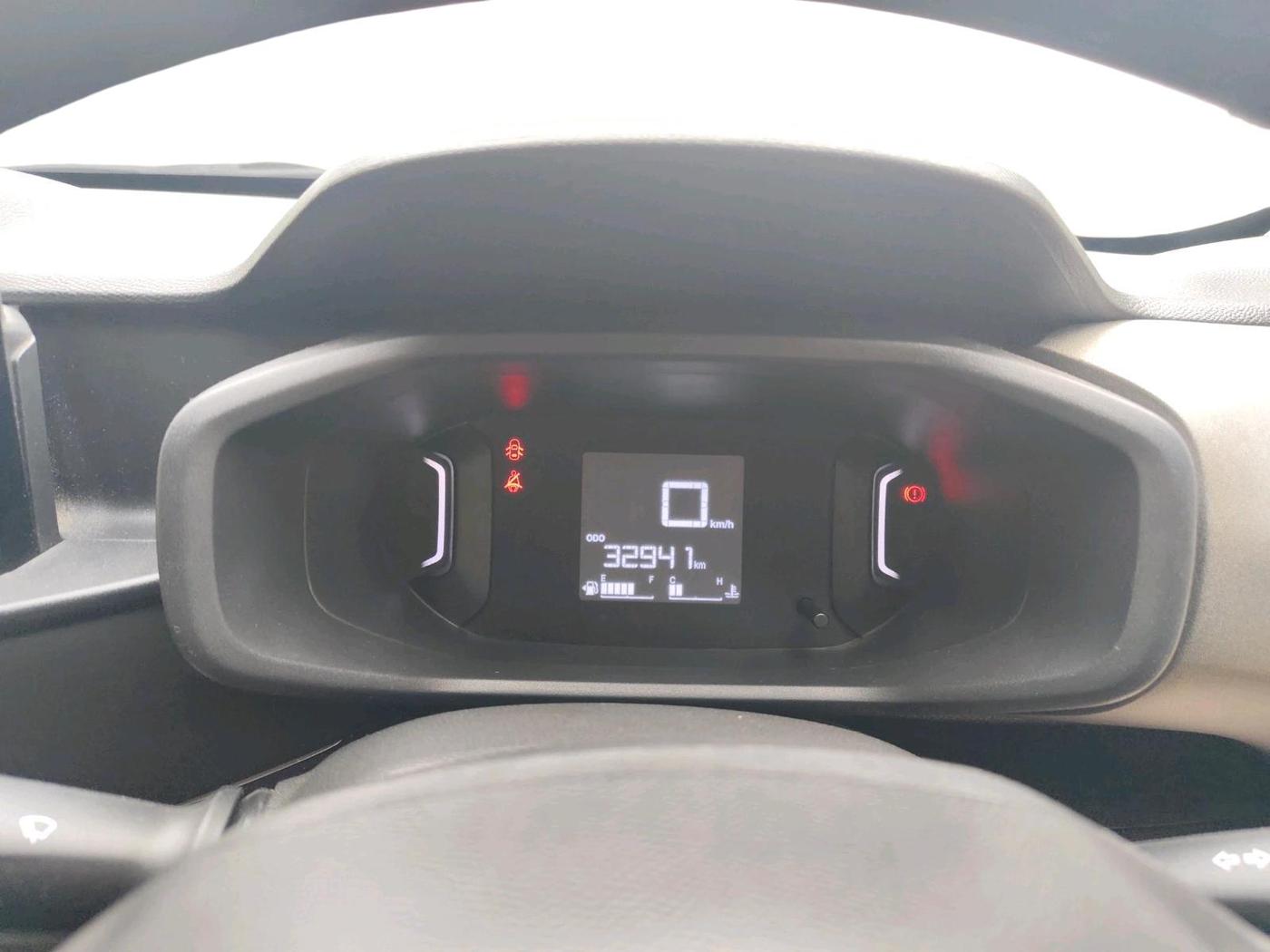 2022 CITROEN C3 FEEL 1.2, Petrol, Manual, 32,941 km, interior