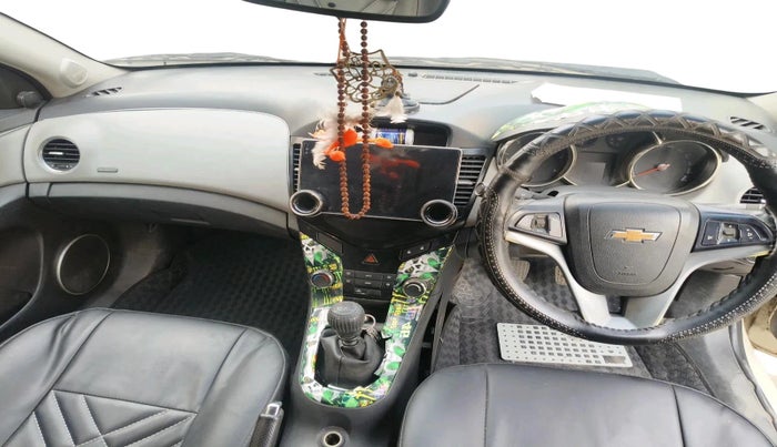 2013 Chevrolet Cruze LTZ, Diesel, Manual, 70,096 km, interior