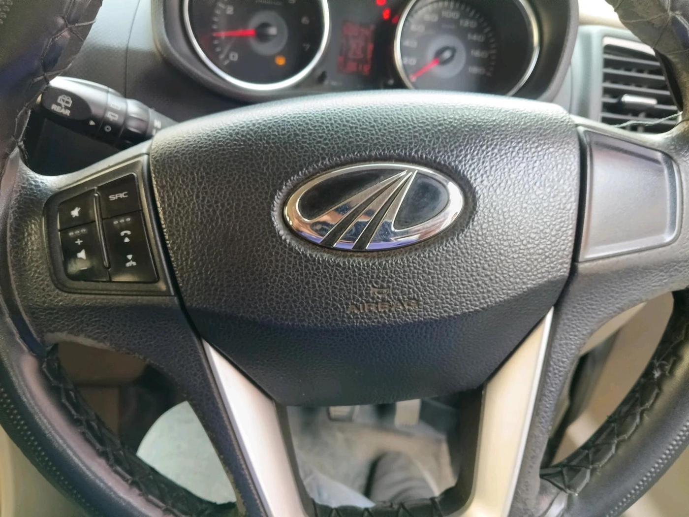 2016 Mahindra TUV300 T8, Diesel, Manual, 6,112 km, interior