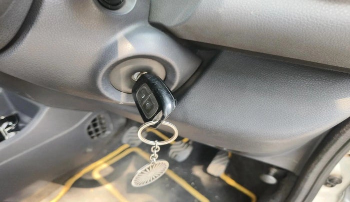 2016 Renault Kwid RXT 0.8, Petrol, Manual, 25,270 km, interior