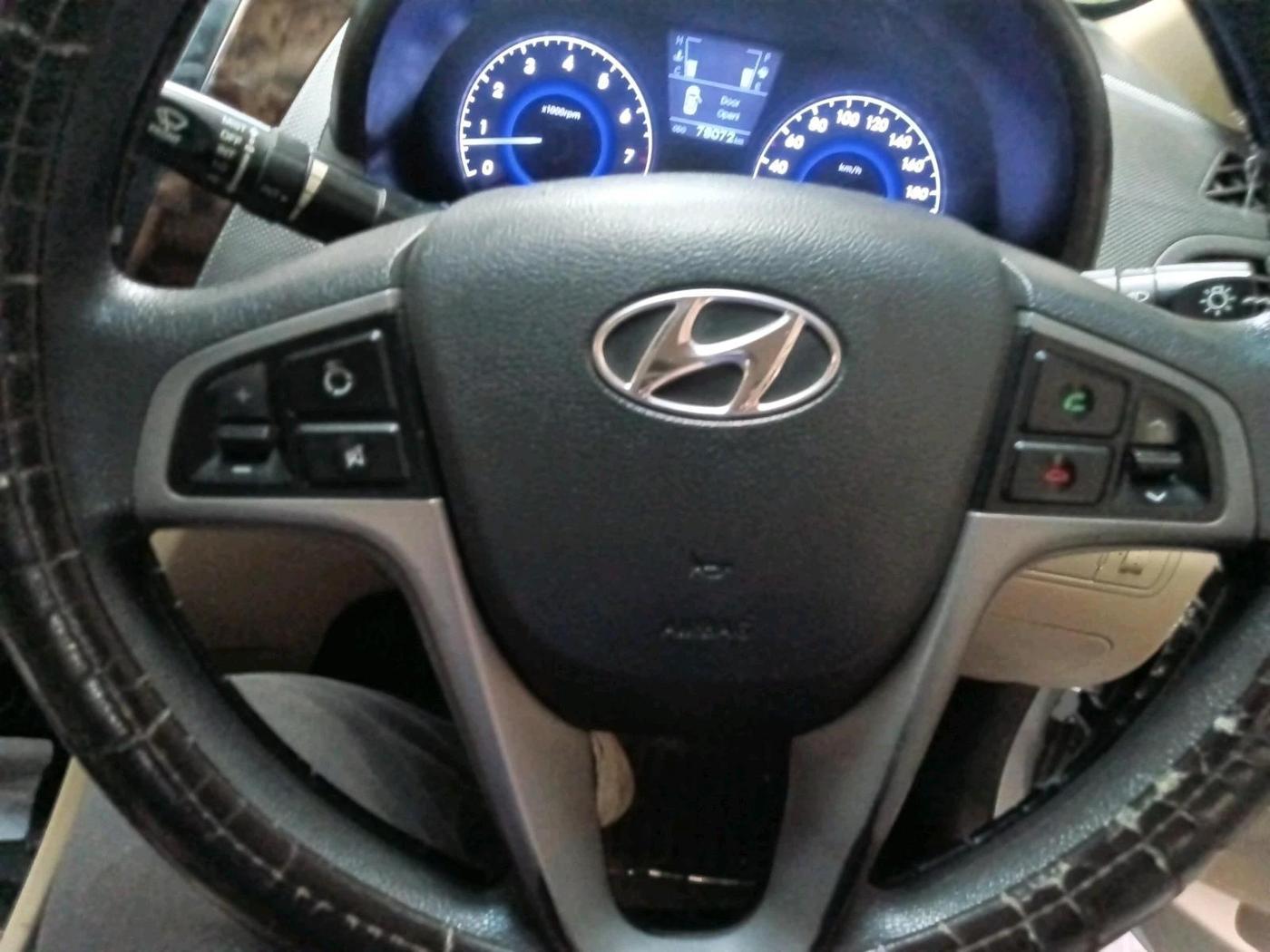 2015 Hyundai Verna FLUIDIC 4S 1.6 VTVT S(O), Petrol, Manual, 78,072 km, interior