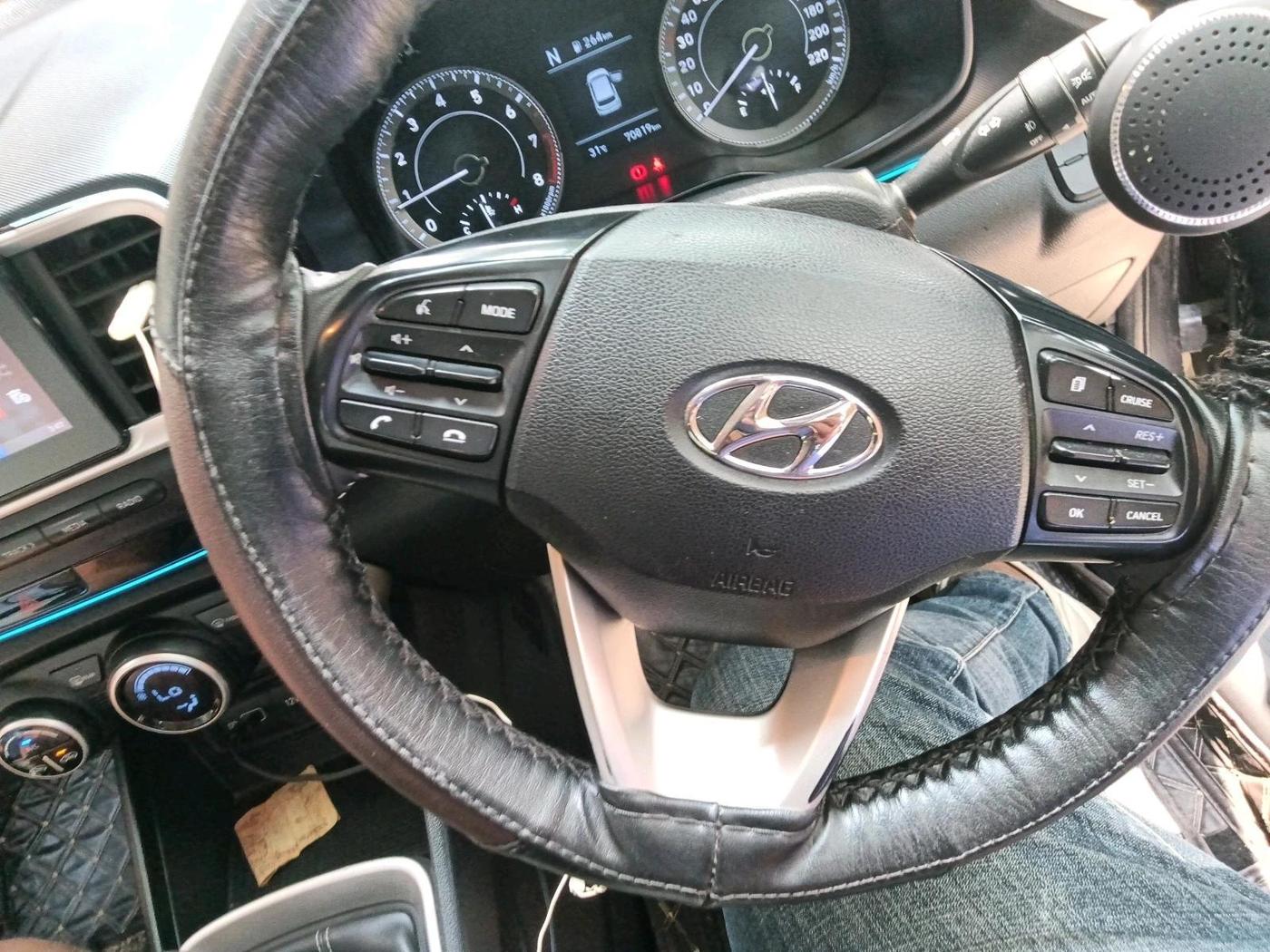 2022 Hyundai VENUE SX 1.0 TURBO IMT, Petrol, Manual, 70,819 km, interior