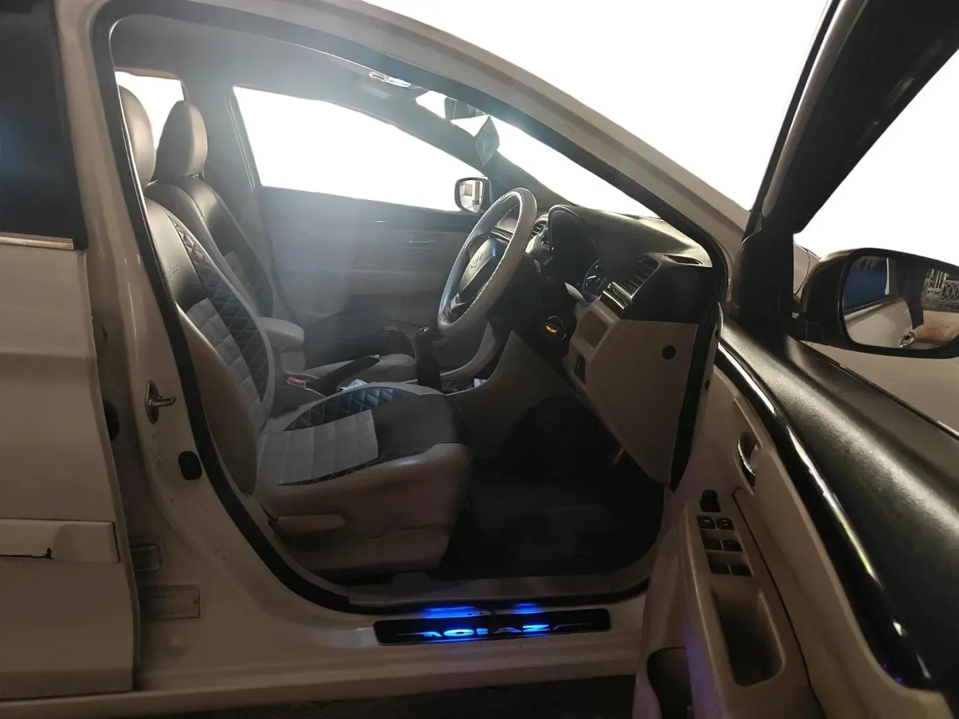 2017 Maruti Ciaz SIGMA DIESEL 1.3, Diesel, Manual, 90,474 km, interior