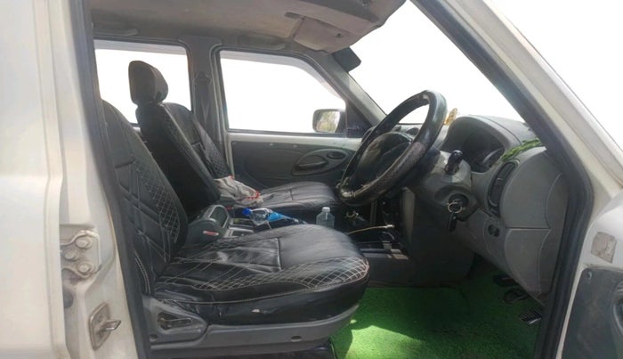 2013 Mahindra Scorpio EX M2DI, Diesel, Manual, 44,041 km, interior