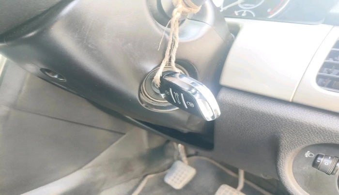 2016 Tata Safari Storme 2.2 VX 4X2, Diesel, Manual, 1,33,701 km, interior