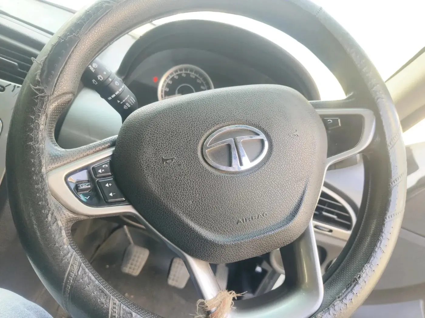 2016 Tata Safari Storme 2.2 VX 4X2, Diesel, Manual, 1,33,701 km, interior