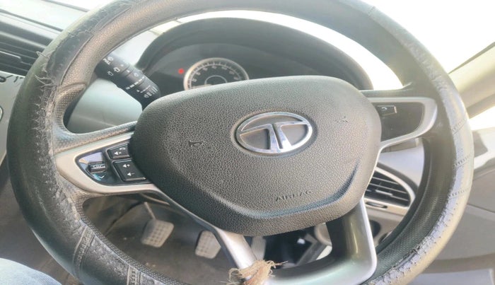 2016 Tata Safari Storme 2.2 VX 4X2, Diesel, Manual, 1,33,701 km, interior