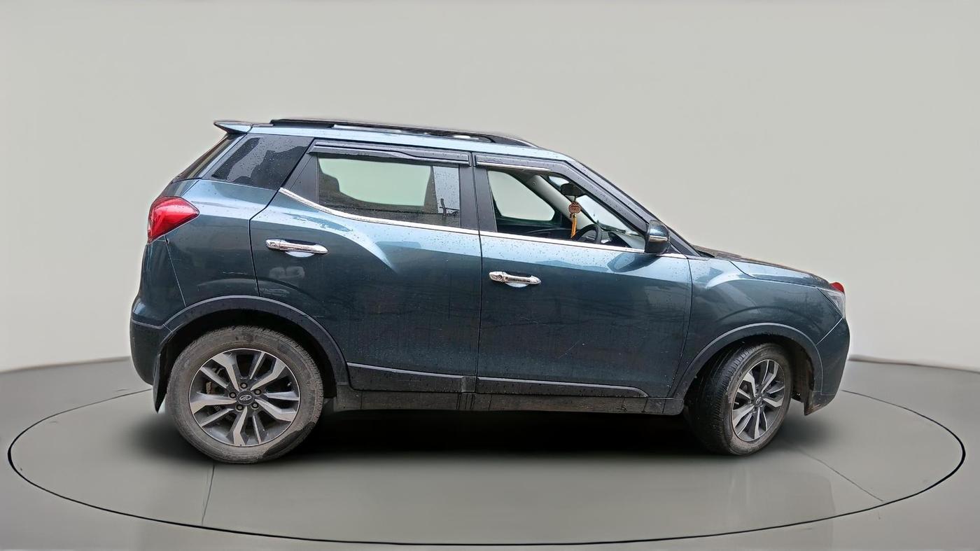 2021 Mahindra XUV300 W8 (O) 1.5 DIESEL, Diesel, Manual, 45,100 km, exterior