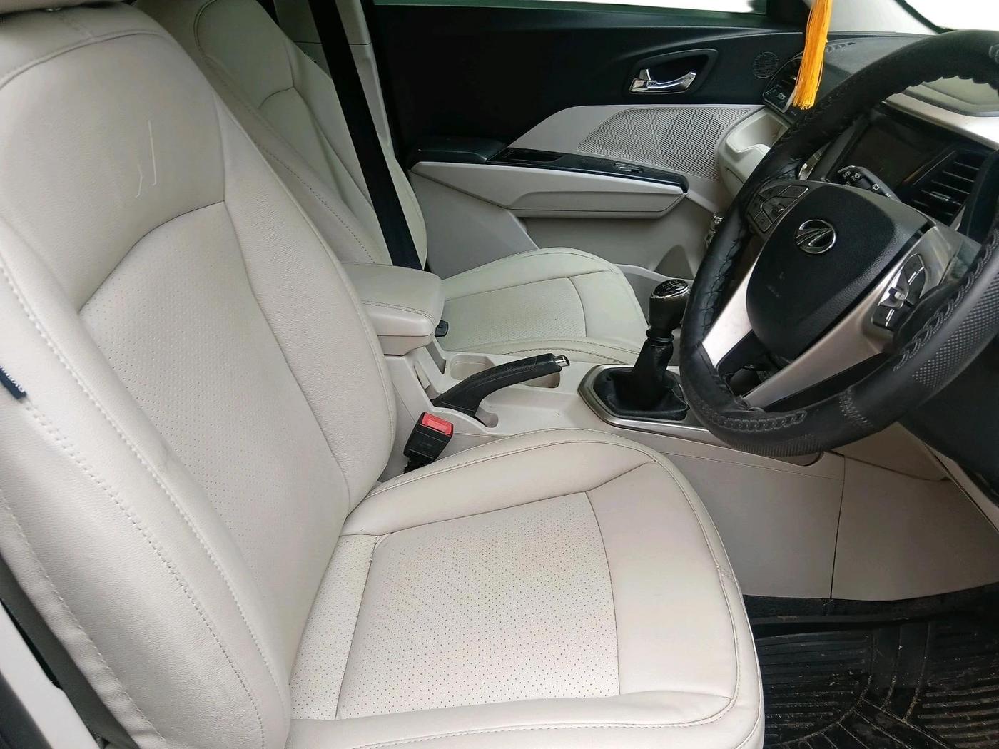 2021 Mahindra XUV300 W8 (O) 1.5 DIESEL, Diesel, Manual, 45,100 km, interior