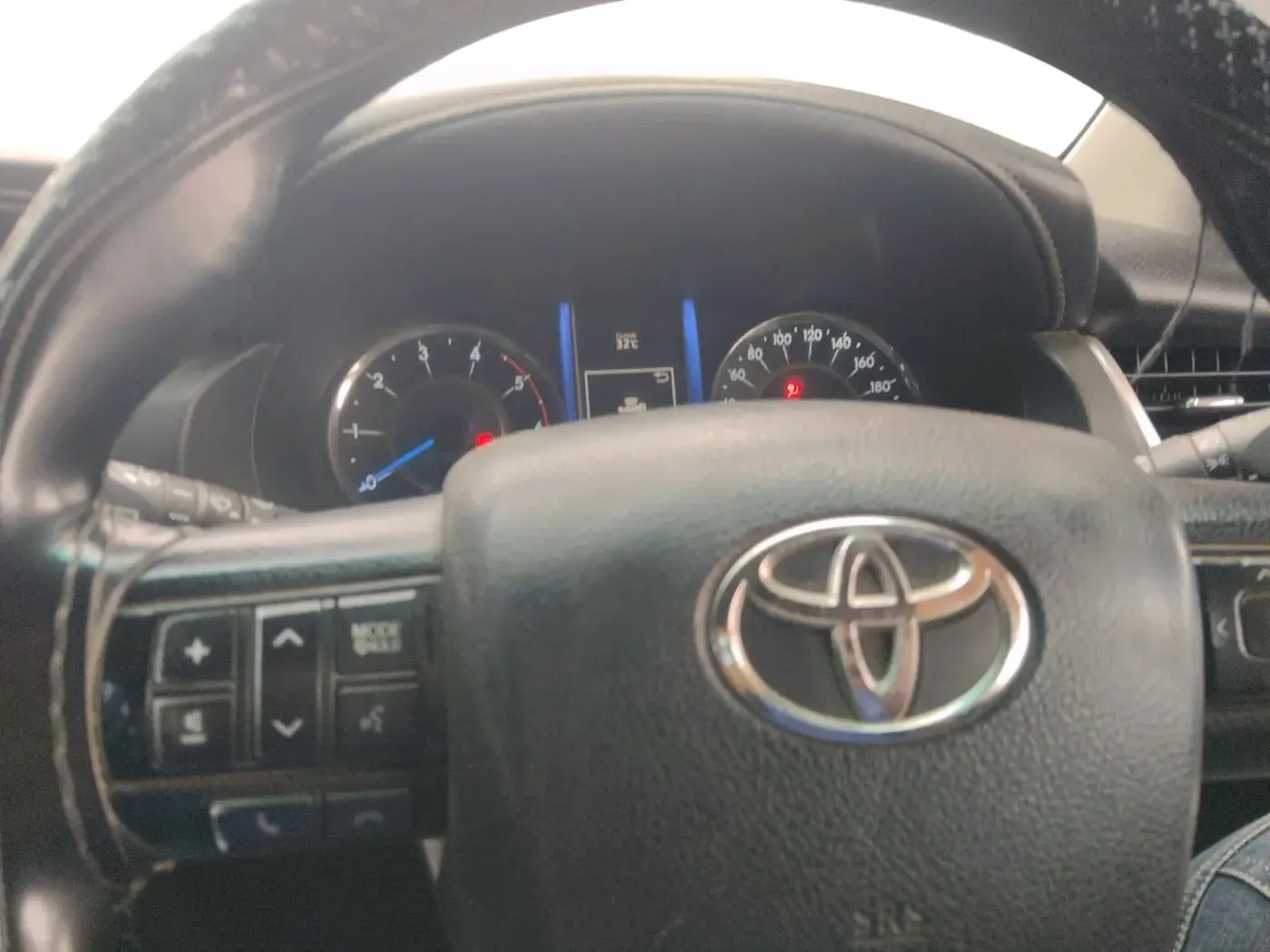 2018 Toyota Fortuner 2.8 4X2 MT, Diesel, Manual, 1,43,328 km, interior