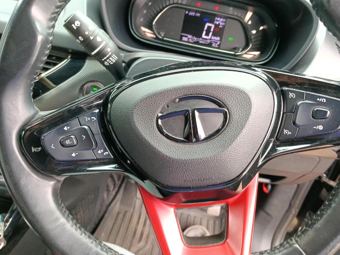 2023 Tata NEXON XZ PLUS LUX SUNROOF RED DARK PETROL, Petrol, Manual, 98,615 km, interior