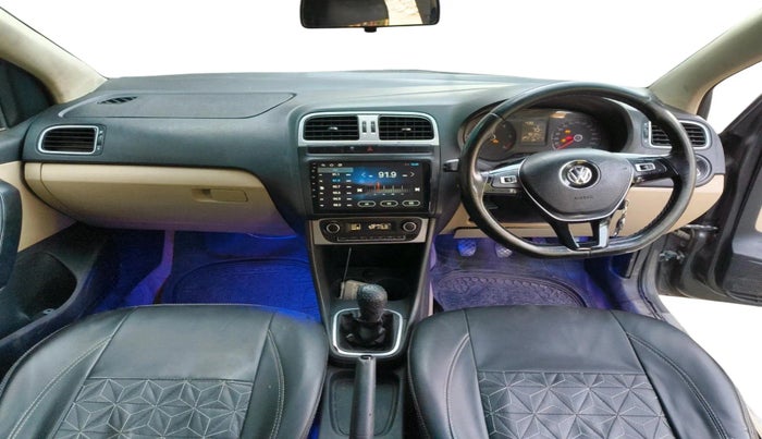 2017 Volkswagen Polo HIGHLINE1.5L, Diesel, Manual, 90,200 km, interior