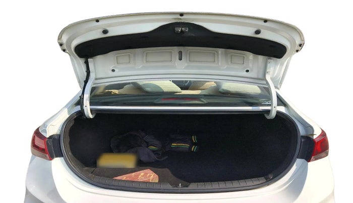 2019 Hyundai Verna 1.6 CRDI SX, Diesel, Manual, 85,500 km, exterior