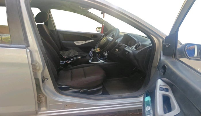 2011 Ford Figo TITANIUM 1.4 DIESEL, Diesel, Manual, 92,028 km, interior