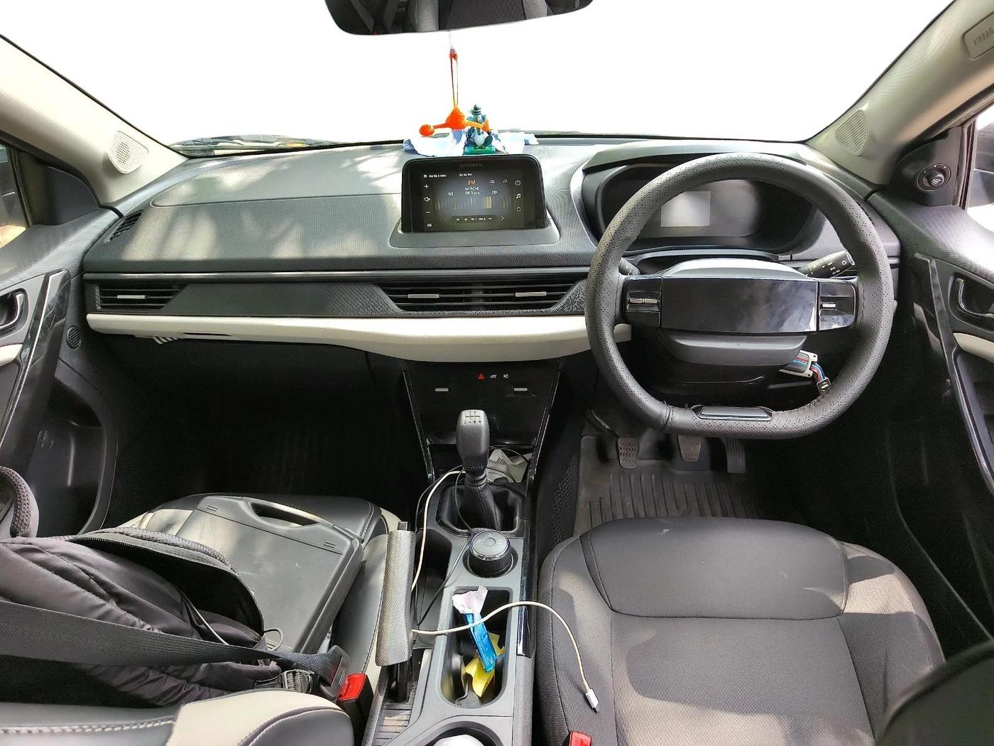 2024 Tata NEXON PURE 1.2 PETROL, Petrol, Manual, 27,004 km, interior