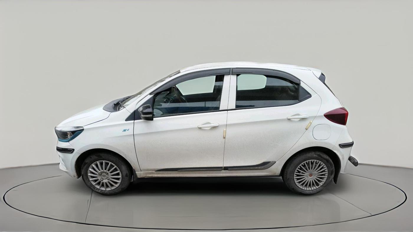 2023 Tata TIAGO EV XT MEDIUM RANGE, Electric, Automatic, 78,433 km, exterior