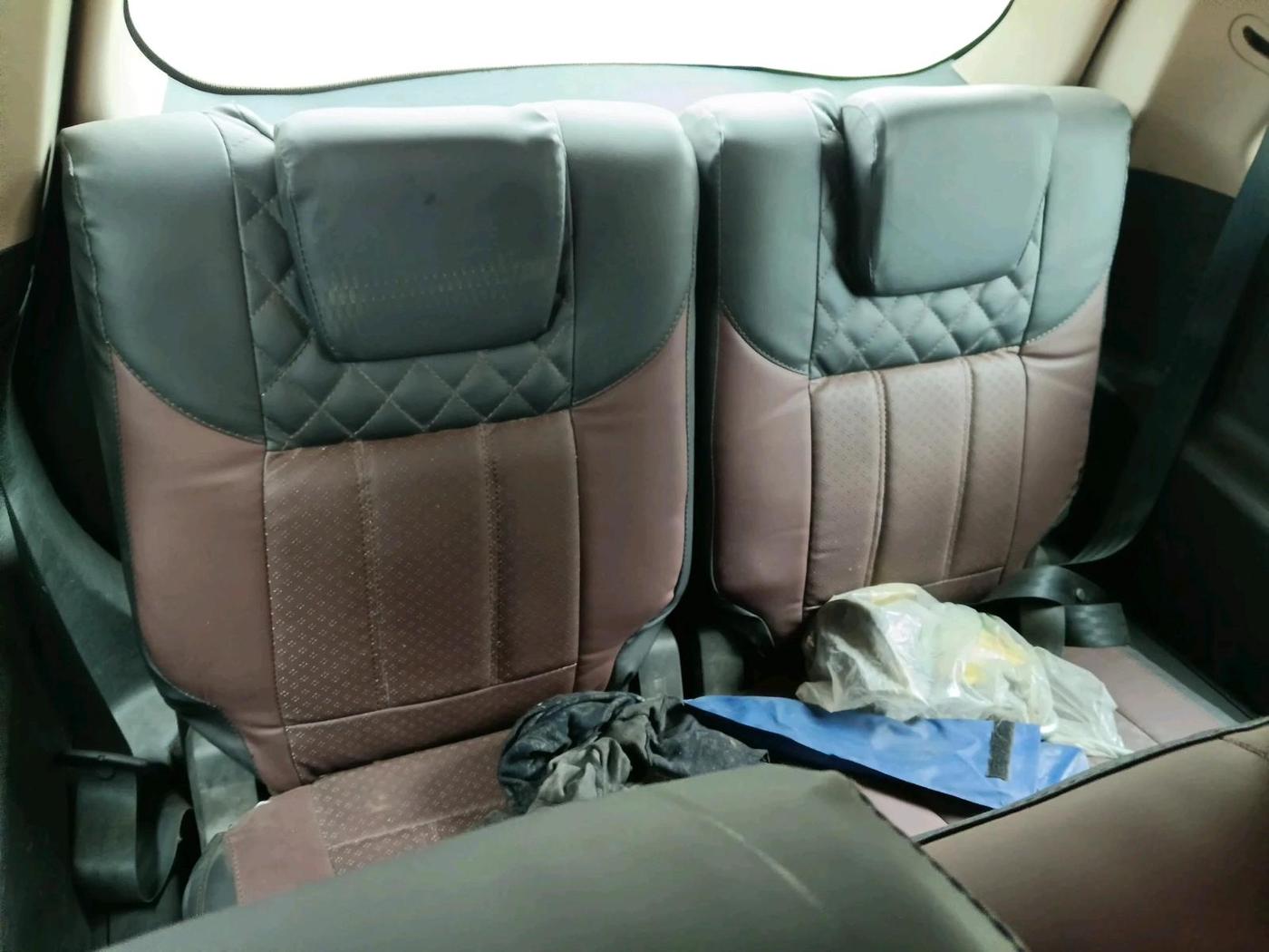 2012 Mahindra XUV500 W8, Diesel, Manual, 1,26,783 km, interior