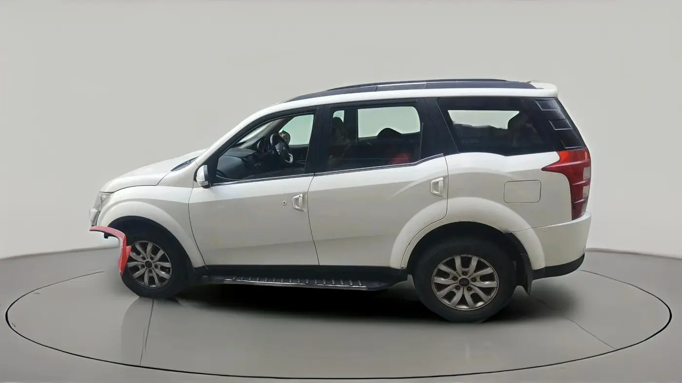 2017 Mahindra XUV500 W10, Diesel, Manual, 1,46,076 km, exterior