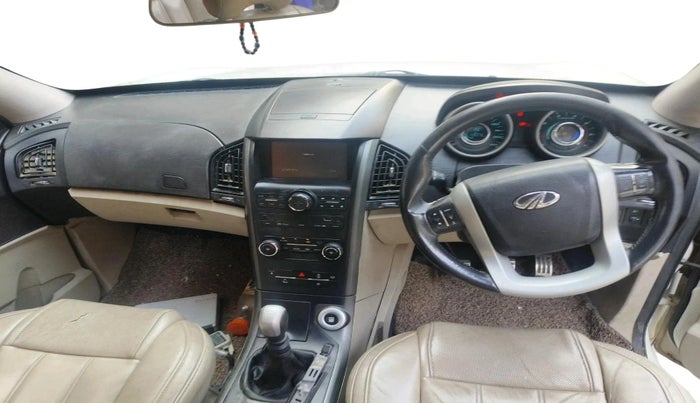2017 Mahindra XUV500 W10, Diesel, Manual, 1,46,076 km, interior