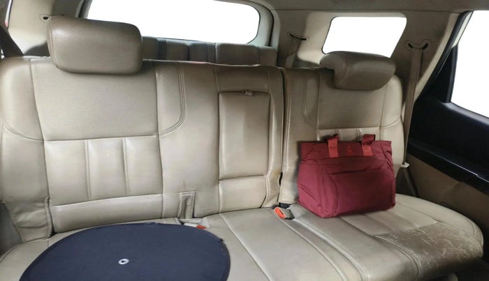 2017 Mahindra XUV500 W10, Diesel, Manual, 1,46,076 km, interior