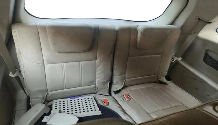 2017 Mahindra XUV500 W10, Diesel, Manual, 1,46,076 km, interior