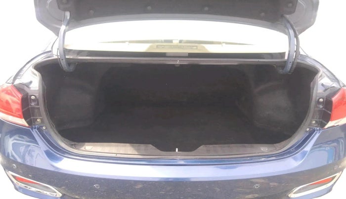 2021 Maruti Ciaz ALPHA  AT 1.5 SHVS PETROL, Petrol, Automatic, 53,944 km, exterior