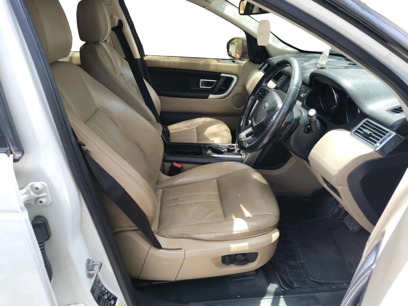 2018 Landrover DISCOVERY SPORT HSE, Diesel, Automatic, 1,30,250 km, interior