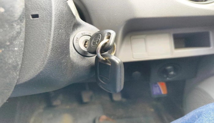 2011 Toyota Etios G, Petrol, Manual, 99,900 km, interior