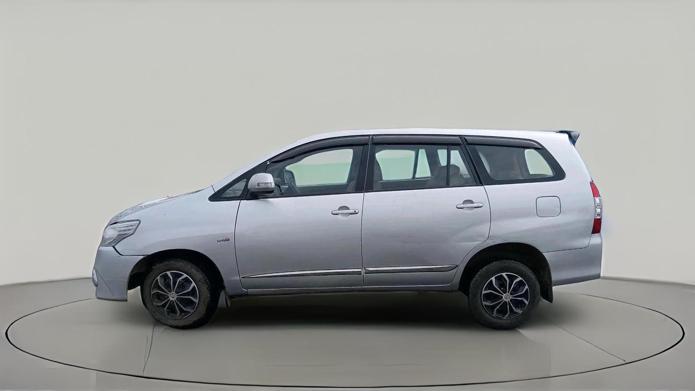 2011 Toyota Innova G1 2.5, Diesel, Manual, 4,19,606 km, exterior