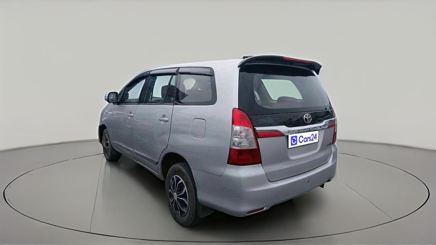 2011 Toyota Innova G1 2.5, Diesel, Manual, 4,19,606 km, exterior