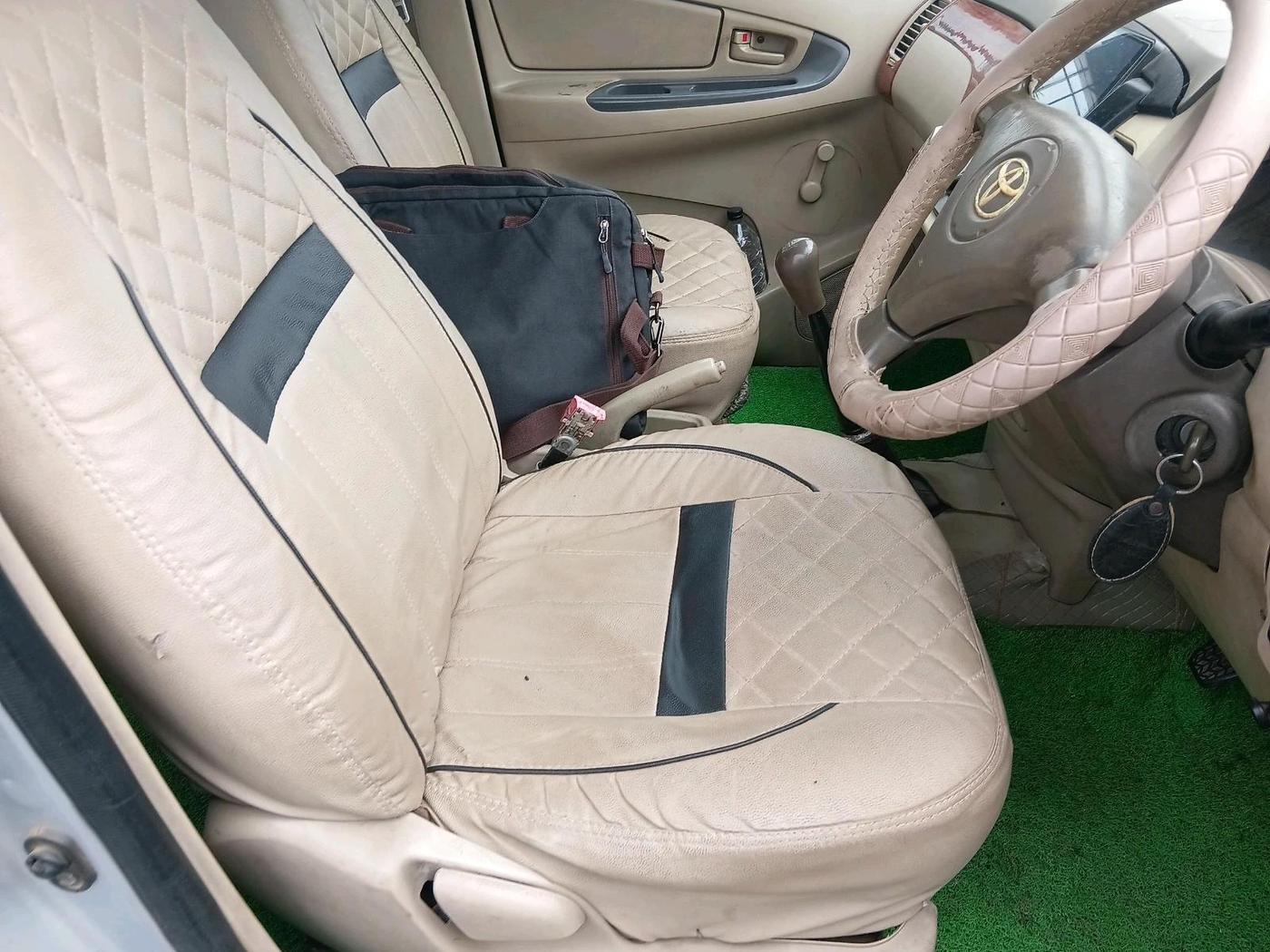 2011 Toyota Innova G1 2.5, Diesel, Manual, 4,19,606 km, interior