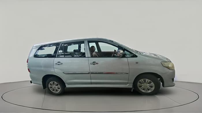 2012 Toyota Innova GX 2.5 8 STR, Diesel, Manual, 1,05,108 km, exterior
