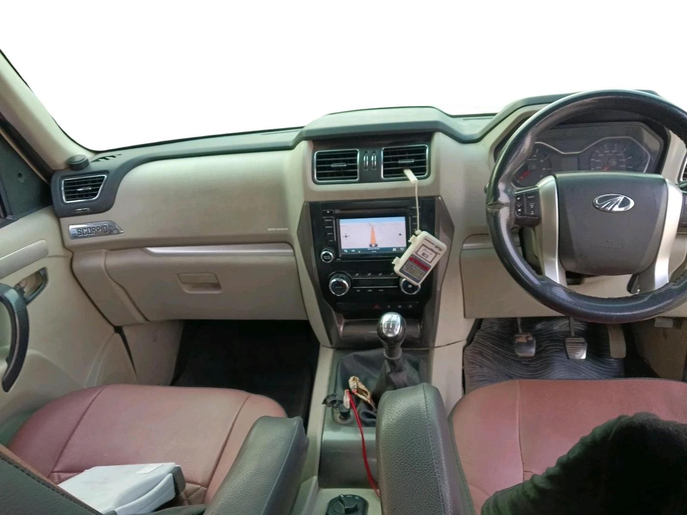 2015 Mahindra Scorpio S10 4WD, Diesel, Manual, 1,93,877 km, interior